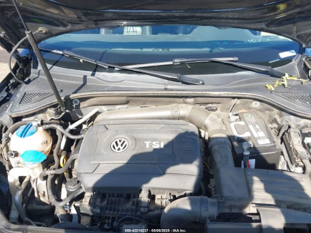 1VWDT7A3XHC015915 Volkswagen Passat 1.8t R-line