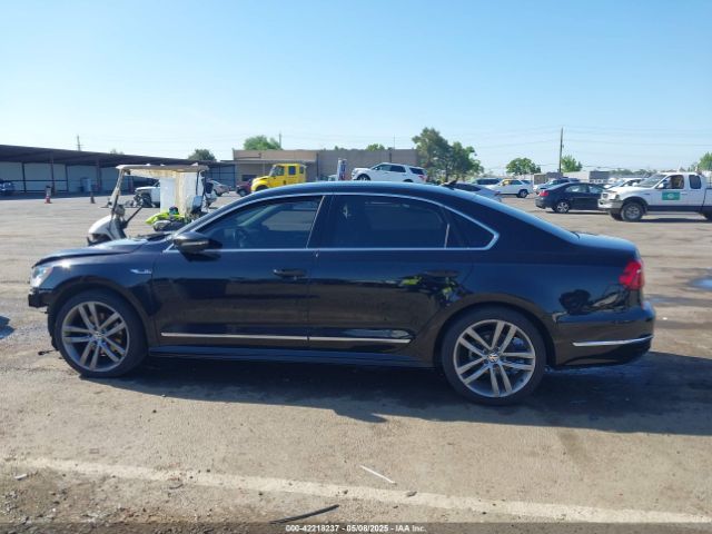 1VWDT7A3XHC015915 Volkswagen Passat 1.8t R-line
