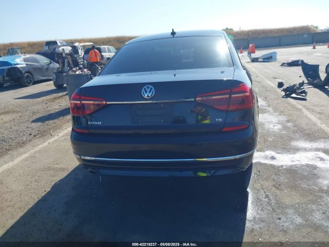 1VWDT7A3XHC015915 Volkswagen Passat 1.8t R-line