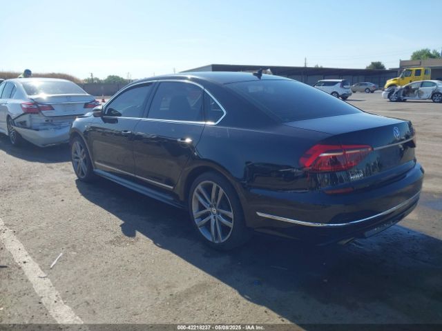 1VWDT7A3XHC015915 Volkswagen Passat 1.8t R-line
