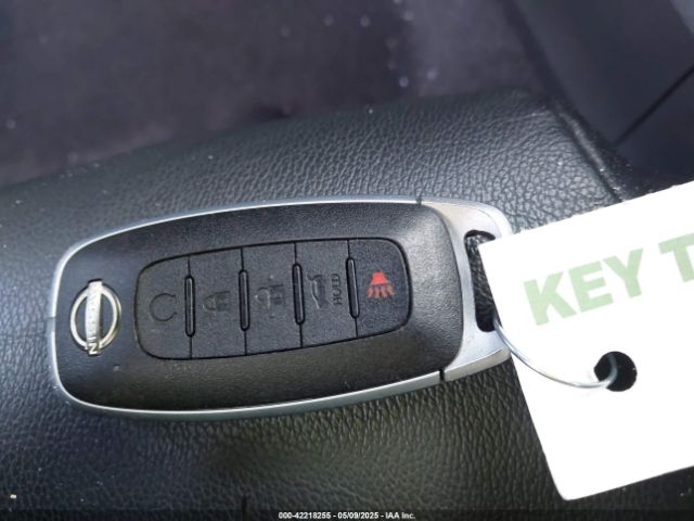 5N1BT3CA6PC688497 Nissan Rogue Sl Fwd