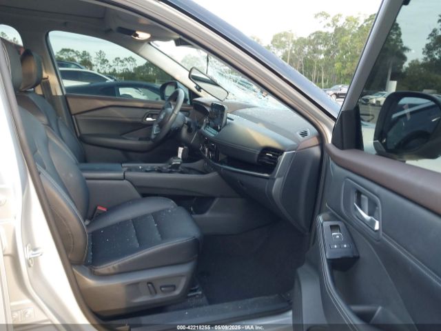 5N1BT3CA6PC688497 Nissan Rogue Sl Fwd
