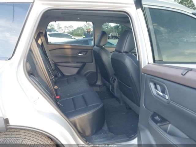 5N1BT3CA6PC688497 Nissan Rogue Sl Fwd