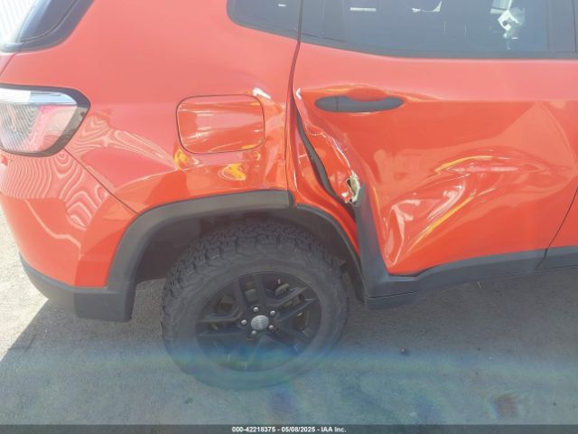 3C4NJDAB1HT628125 Jeep 2017
