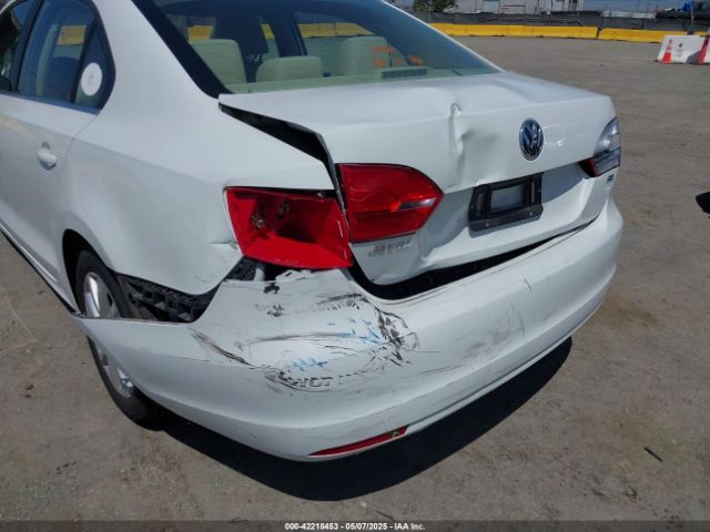 3VWD17AJ3EM443985 Volkswagen Jetta 1.8t Se