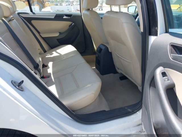 3VWD17AJ3EM443985 Volkswagen Jetta 1.8t Se