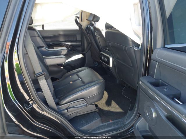1FMJU1HTXNEA03300 Ford Expedition Xlt