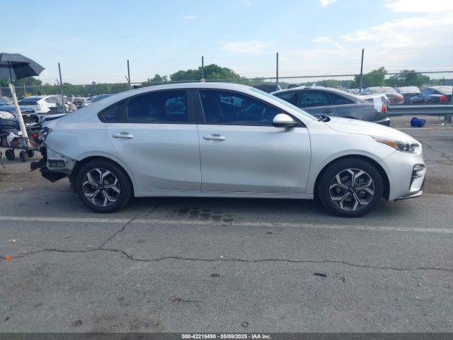 3KPF24AD0ME290833 KIA Forte Lxs