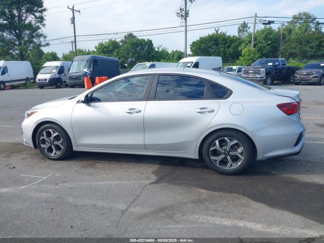 3KPF24AD0ME290833 KIA Forte Lxs