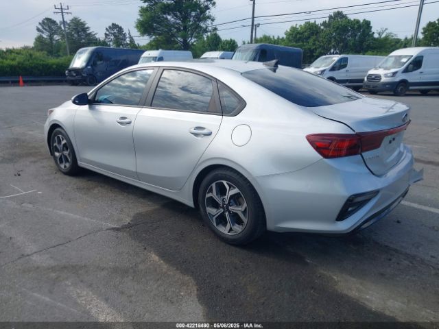 3KPF24AD0ME290833 KIA Forte Lxs