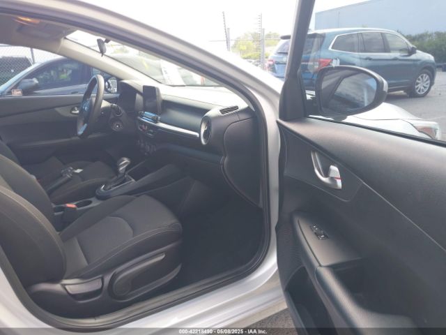 3KPF24AD0ME290833 KIA Forte Lxs