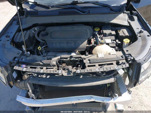 3C4NJDBB2JT418038 Jeep Compass
