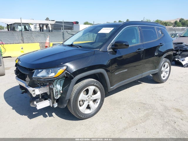 3C4NJDBB2JT418038 Jeep Compass