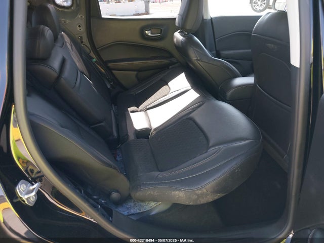3C4NJDBB2JT418038 Jeep Compass