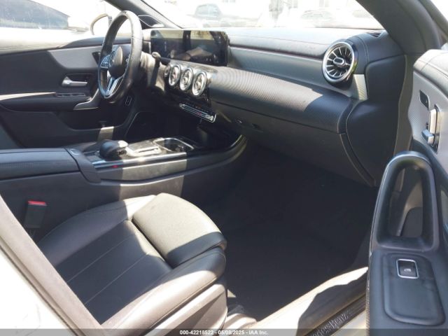 2021 MERCEDES-BENZ CLA 250 W1K5J4GB3MN183572 Photo 4