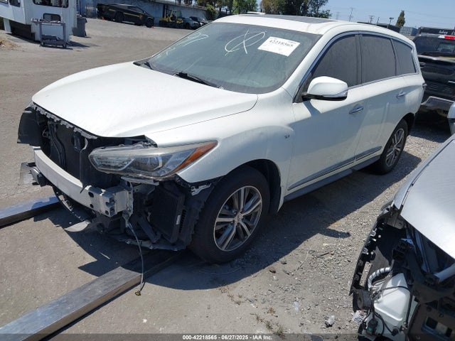 Infiniti 2019 2019 5N1DL0MN0KC569636 Image 2