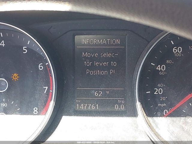 1VWAT7A39GC023988 Volkswagen Passat 1.8t S