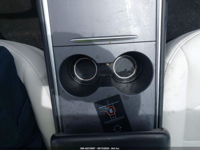 2021 TESLA MODEL 3 5YJ3E1EA4MF874784 Photo 10