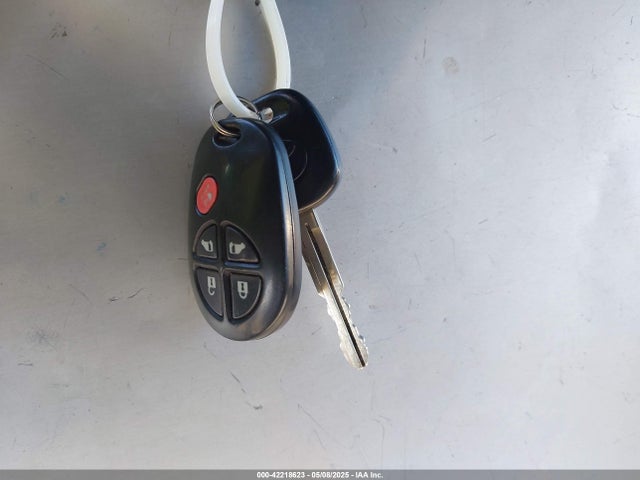 5TDKK3DC2FS615423 Toyota Sienna Le 8 Passenger