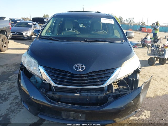 5TDKK3DC2FS615423 Toyota Sienna Le 8 Passenger