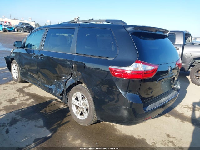5TDKK3DC2FS615423 Toyota Sienna Le 8 Passenger