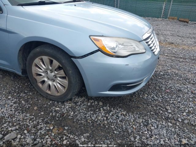 1C3CCBAB5EN207790 Chrysler 200 LX