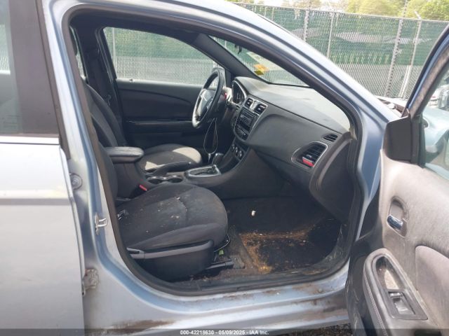 2014 CHRYSLER 200 1C3CCBAB5EN207790 Photo 4