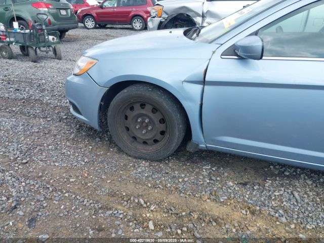 2014 CHRYSLER 200 1C3CCBAB5EN207790 Photo 5