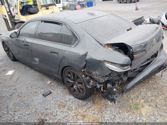 2024 BMW 760 WBA33EJ02RCR81067 Photo 2