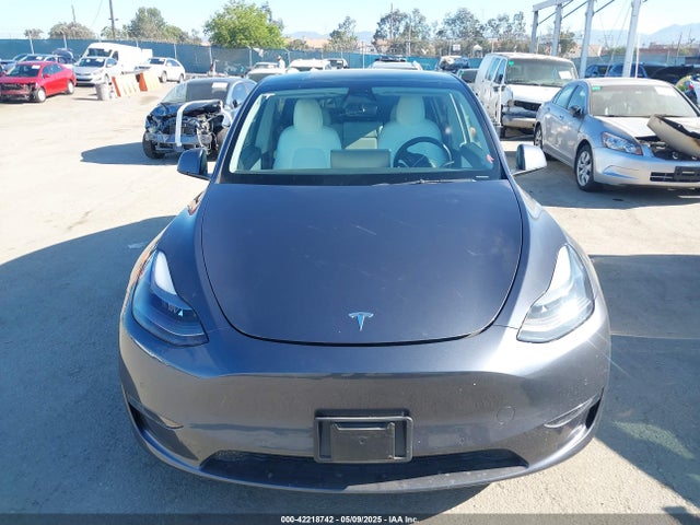 7SAYGDEF2NF490794 Tesla Model Y Performance Dual Motor All-wheel Drive