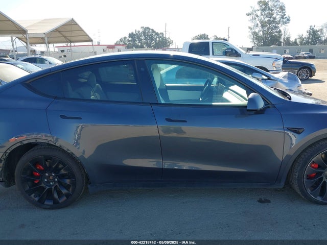 7SAYGDEF2NF490794 Tesla Model Y Performance Dual Motor All-wheel Drive