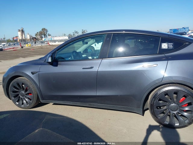 7SAYGDEF2NF490794 Tesla Model Y Performance Dual Motor All-wheel Drive