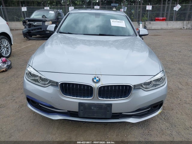 WBA8A3C36HK692592 BMW 320i Xdrive