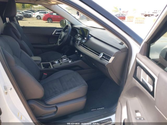 2023 MITSUBISHI OUTLANDER JA4J3UA87PZ013335 Photo 4