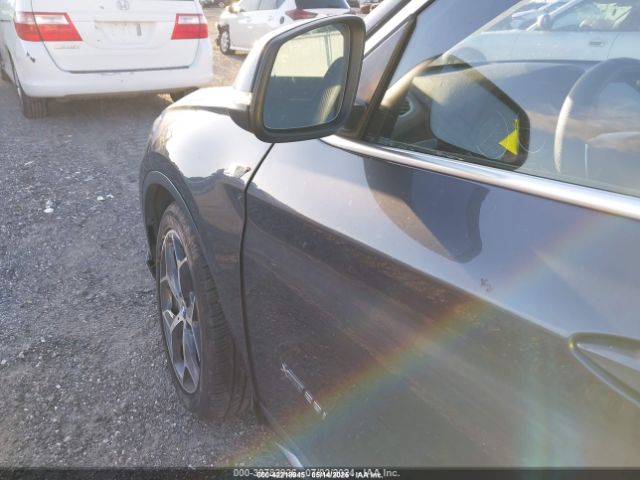 2016 BMW X1 WBXHT3C30GP886097 Photo 5
