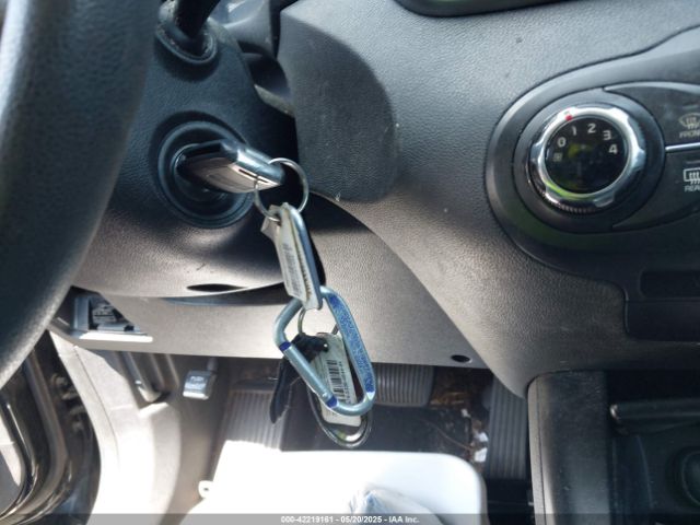 5XYPG4A59GG002460 KIA Sorento 3.3l Lx
