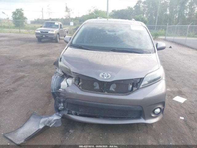 5TDXK3DC2GS718624 Toyota Sienna Se Premium 8 Passenger