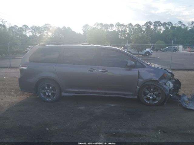 5TDXK3DC2GS718624 Toyota Sienna Se Premium 8 Passenger