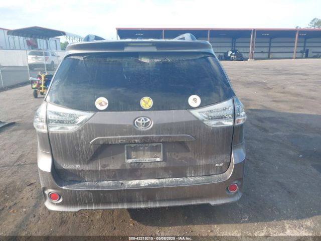 5TDXK3DC2GS718624 Toyota Sienna Se Premium 8 Passenger