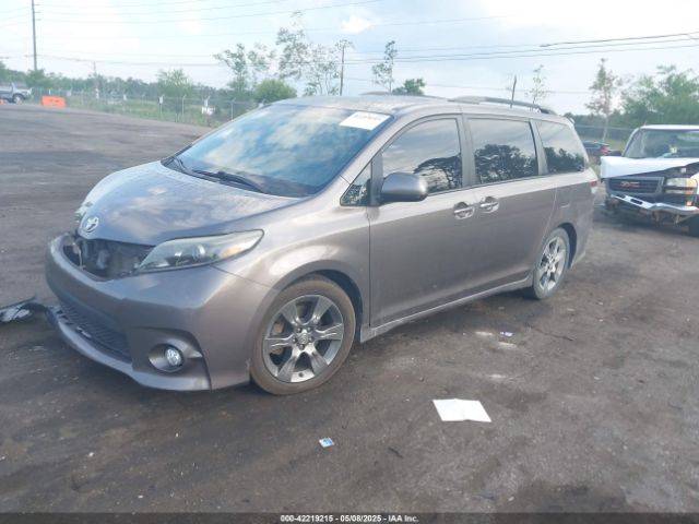 5TDXK3DC2GS718624 Toyota Sienna Se Premium 8 Passenger