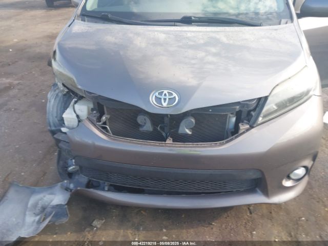 5TDXK3DC2GS718624 Toyota Sienna Se Premium 8 Passenger