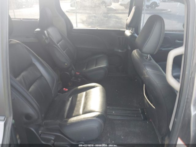5TDXK3DC2GS718624 Toyota Sienna Se Premium 8 Passenger