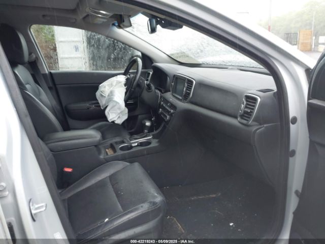 KNDPNCAC8J7309766 KIA Sportage Ex