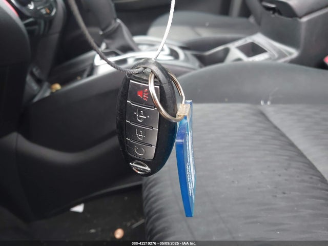 JN8AT2MV2HW270440 Nissan ROGUE SV