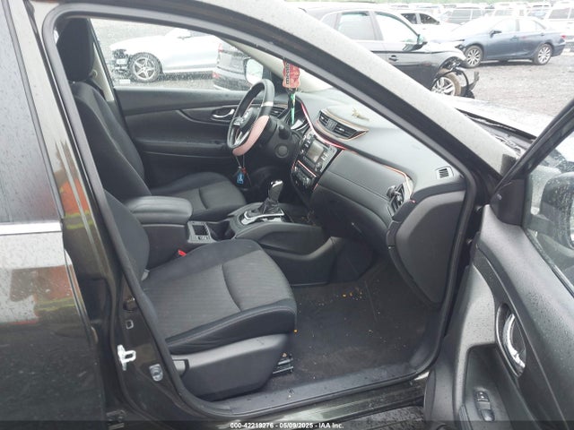 JN8AT2MV2HW270440 Nissan ROGUE SV