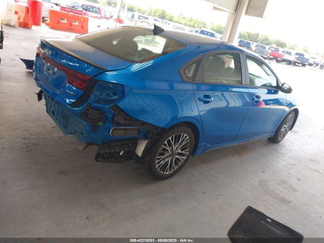 3KPF54AD9PE621839 KIA Forte Gt-line