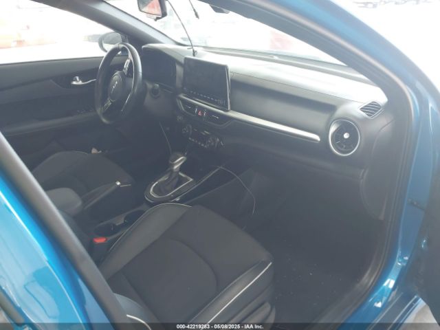 3KPF54AD9PE621839 KIA Forte Gt-line