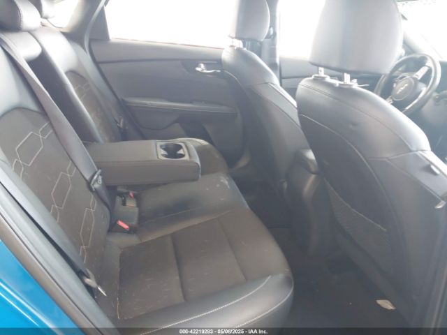 3KPF54AD9PE621839 KIA Forte Gt-line