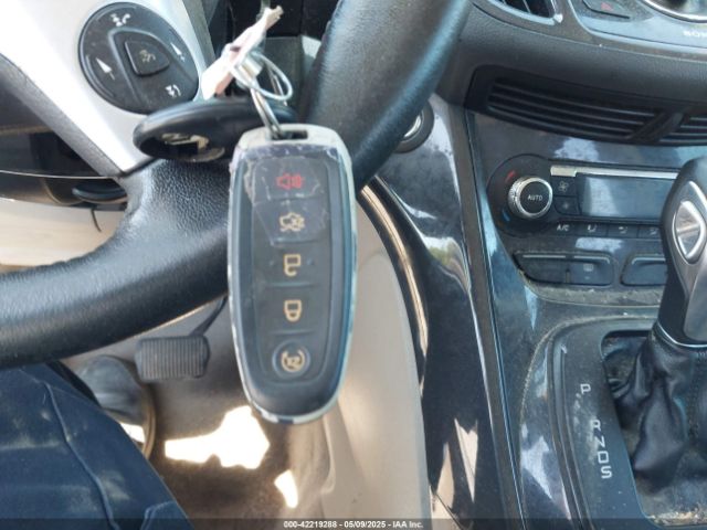 1FMCU0J91FUA50191 Ford Escape Titanium