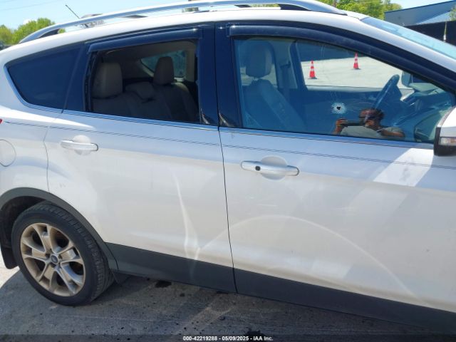 1FMCU0J91FUA50191 Ford Escape Titanium